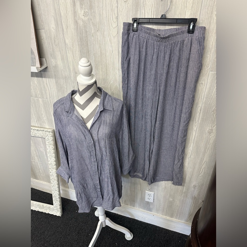 Modern Works Two-Piece set